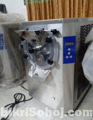 Ice cream making machine ( cone /cup)